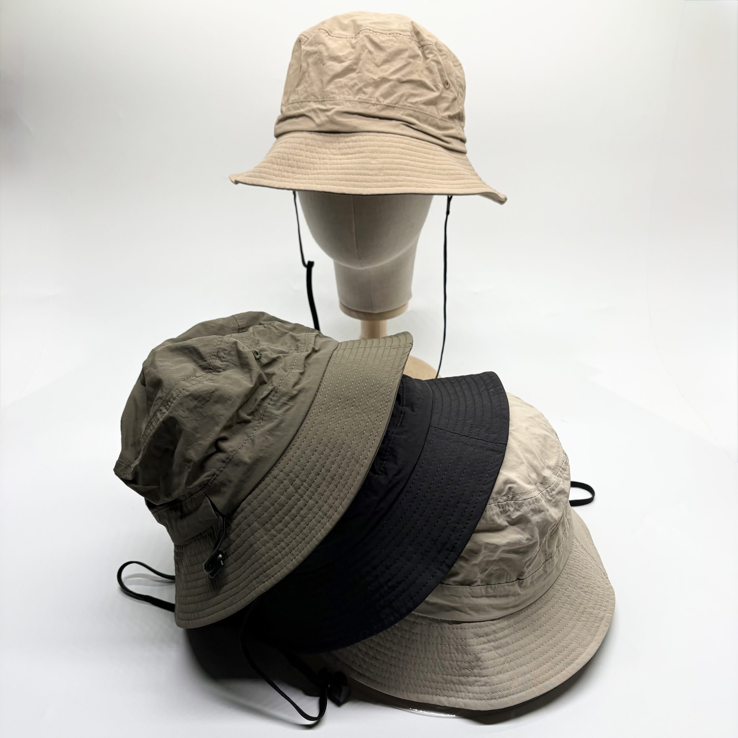 ナイロン風ホックサファリハット - ナイロン風 バケットハット ひも付き 無地 シンプル 小ぶり - 画像 (7)